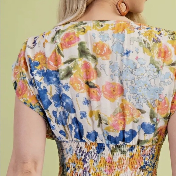 Floral Midi Dress with a Front Zipper and Smocked Waist - Picture 5 of 6